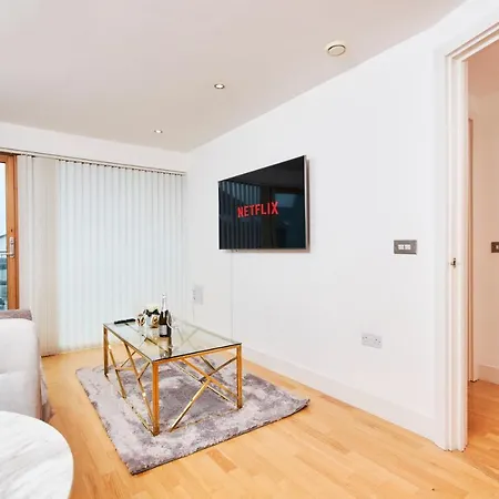 Deluxe City Centre Apt Balcony View& Free Parking! Leeds (West Yorkshire)