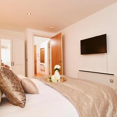 Deluxe City Centre Apt Balcony View& Free Parking! 利兹