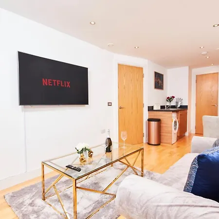 Deluxe City Centre Apt Balcony View& Free Parking! 利兹