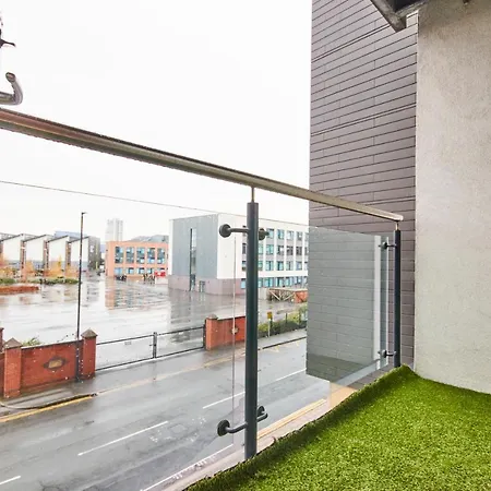 Deluxe City Centre Apt Balcony View& Free Parking! Apartament