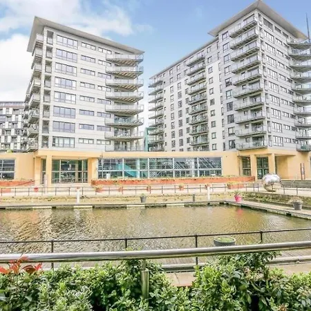 Apartament Deluxe City Centre Apt Balcony View& Free Parking!